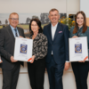 Sieger in 3 Kategorien bei der aktuellen Baumeisterumfrage ist das Ergebnis eines Zusammenspiels aus Produktion, Marketing und Verkauf. (vlnr. Verkaufsleiter Wolfgang Resch, Werner Beutelmeyer, Marketingleiterin Britta Jagsich, GF Walter Eder, Social Media Managerin Eva Bostelmann und Betriebsleiter Prok. Norbert Buchenberger)
